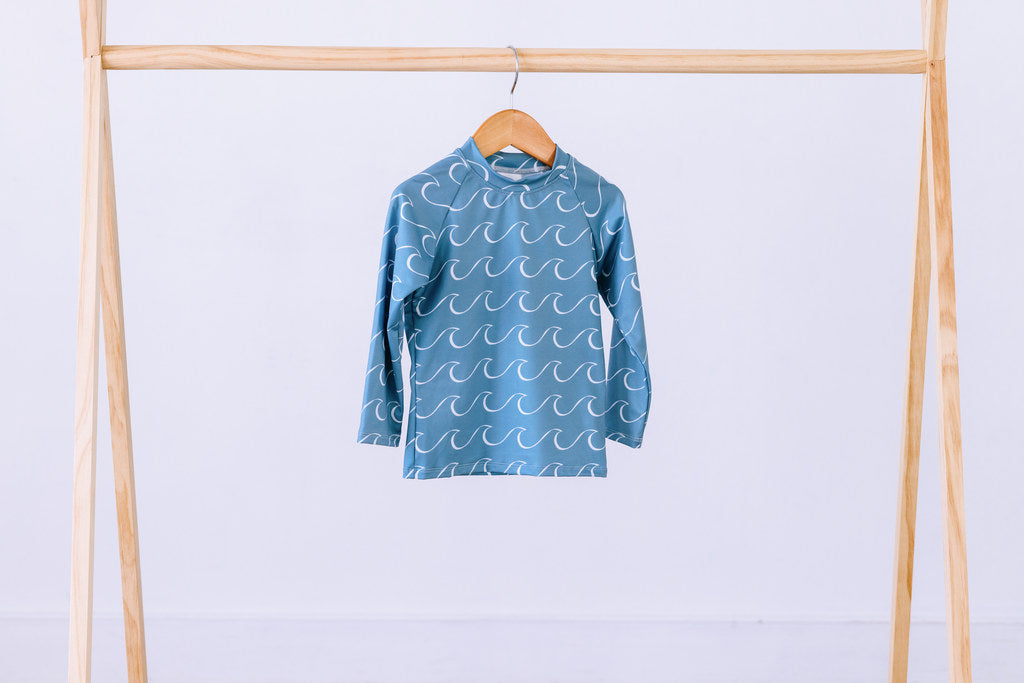 emonade bay UPF50 delphi rashguard made in Canada